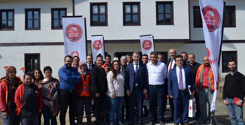 Koçarlı İlçe Kaymakamı Fırat Çelik, Vodafone Akıllı Köy’ de